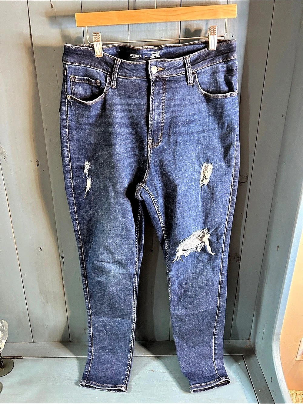 Old Navy Extra High-Rise Rockstar Super Skinny Secret-Slim Pockets 360° Stretch